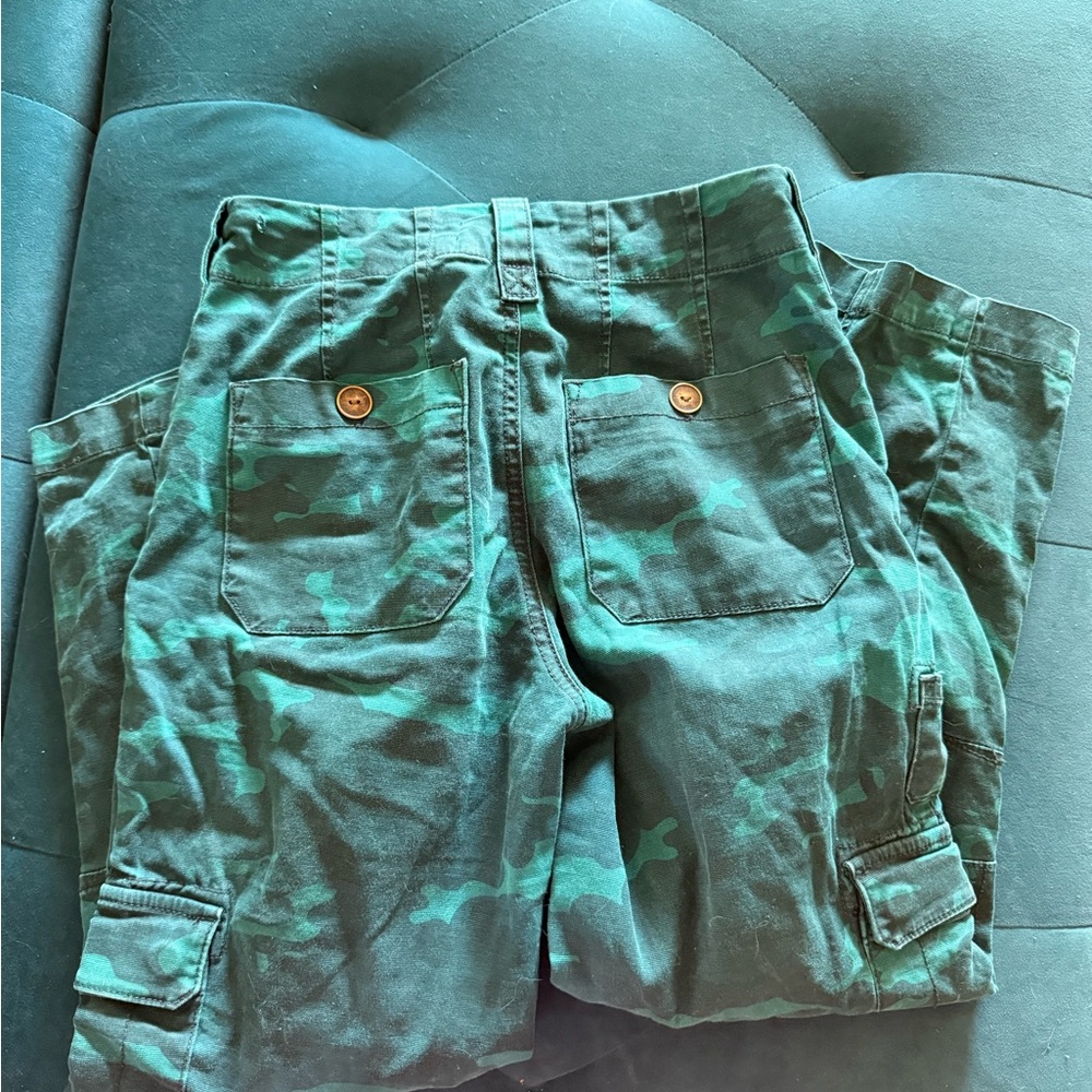 Anthropologie Green Casual Bottoms with Teal Camo